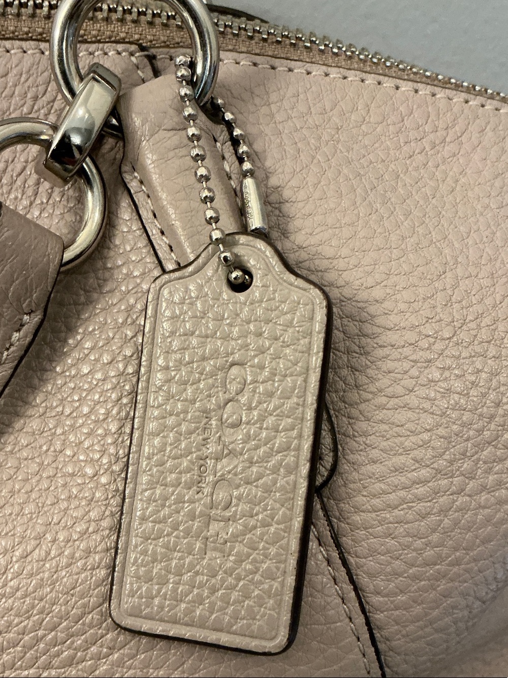 Coach F28993 Kelsey Pebbled Leather Shoulder Satchel Crossbody in Grayish Taupe - Picture 3 of 14